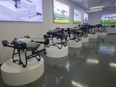 Proizvajalec kmetijskih dronov